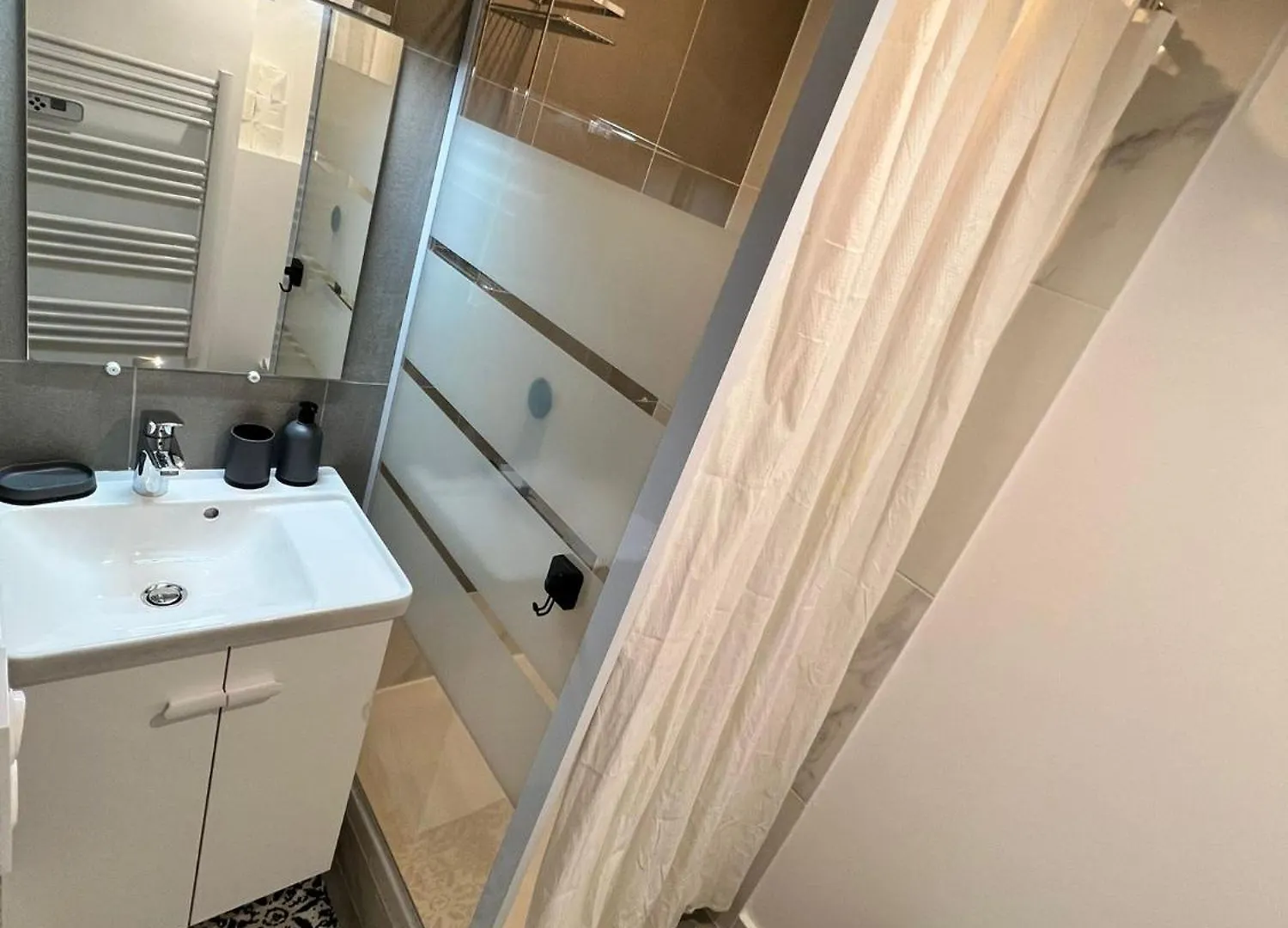 Appartement En Rez-De-Jardin Vitry-sur-Seine Lägenhet